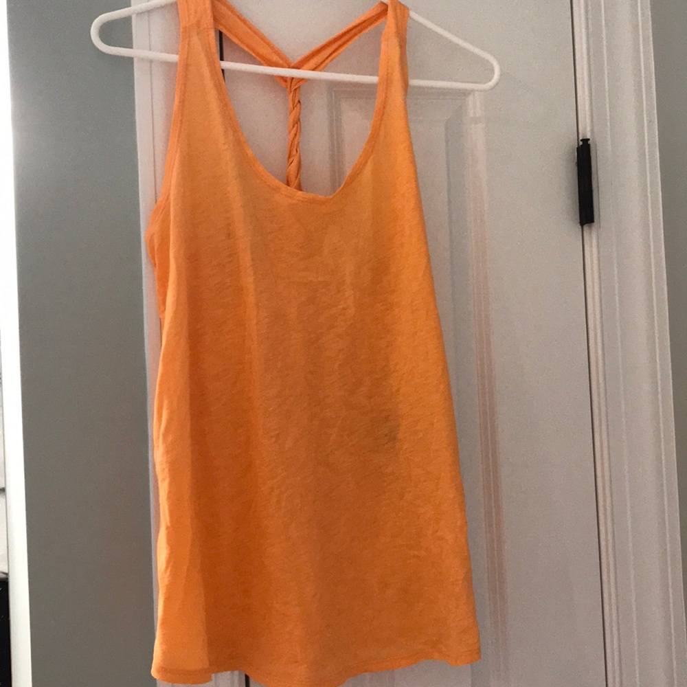 NWT Under Armour semi-fitted tank, size L